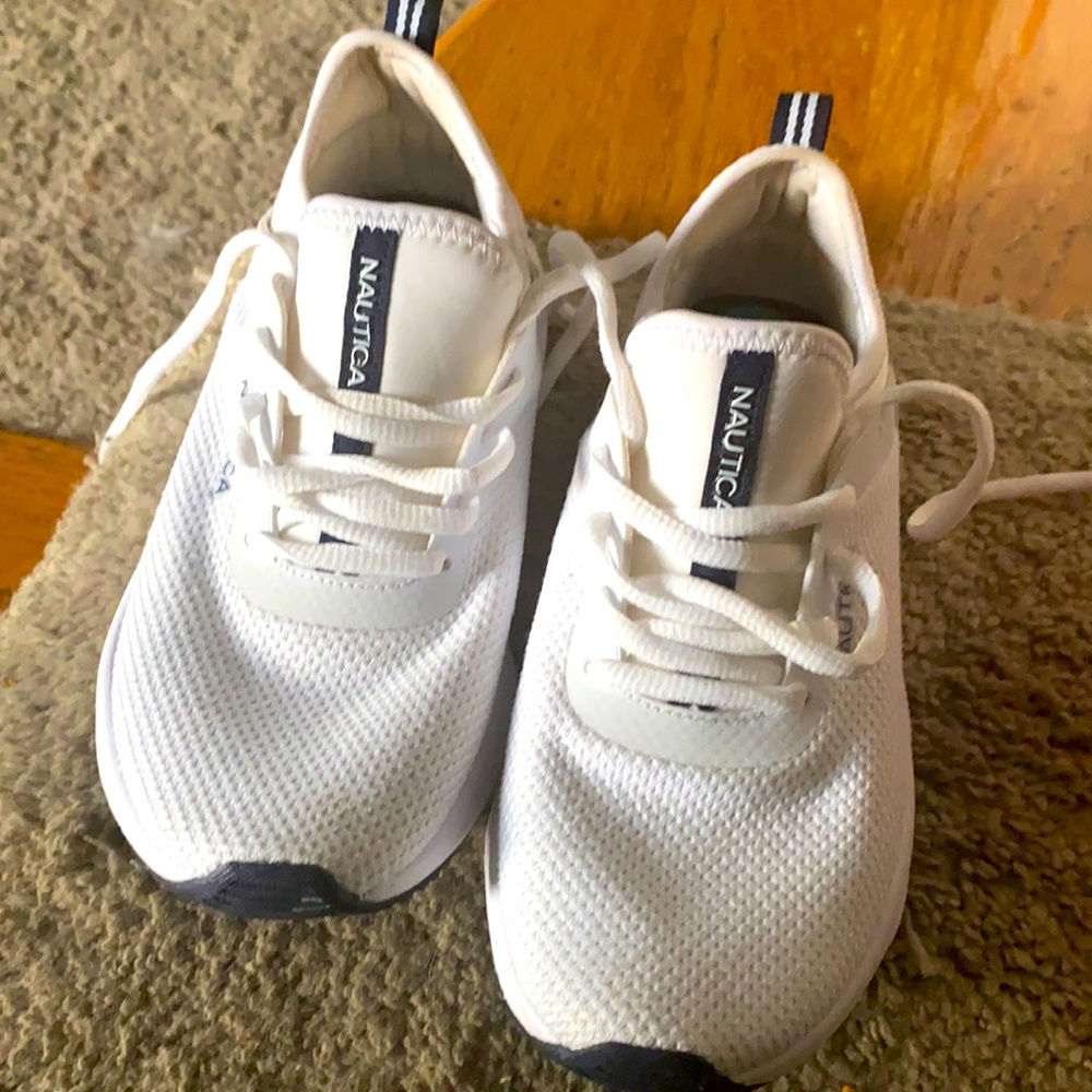 BOGO Nautica shoes white, with blue trim, like new